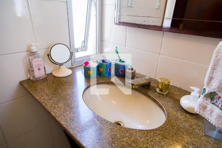 Apartamento à venda com 198m², 3 quartos e 2 vagas Apartamento à venda com 198m², 3 quartos e 2 vagasBanheiro da Suíte - Pia