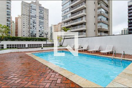Apartamento à venda com 198m², 3 quartos e 2 vagas Apartamento à venda com 198m², 3 quartos e 2 vagasPiscina