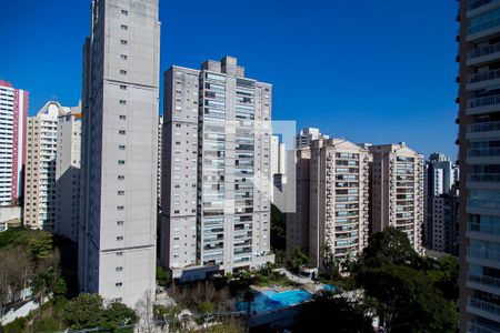 Apartamento à venda com 198m², 3 quartos e 2 vagas Apartamento à venda com 198m², 3 quartos e 2 vagasVista da Área de Serviço