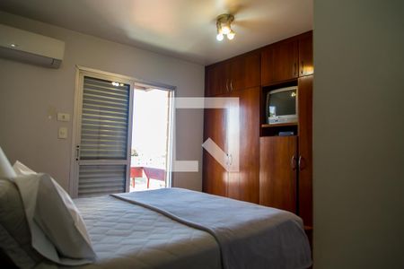 Apartamento à venda com 198m², 3 quartos e 2 vagas Apartamento à venda com 198m², 3 quartos e 2 vagasSuíte