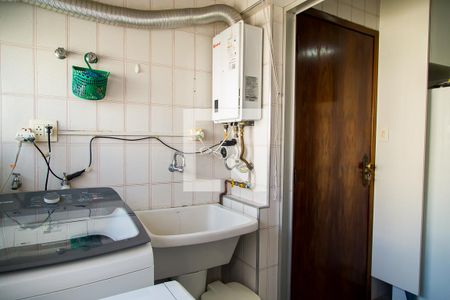 Apartamento à venda com 198m², 3 quartos e 2 vagas Apartamento à venda com 198m², 3 quartos e 2 vagasÁrea de Serviço