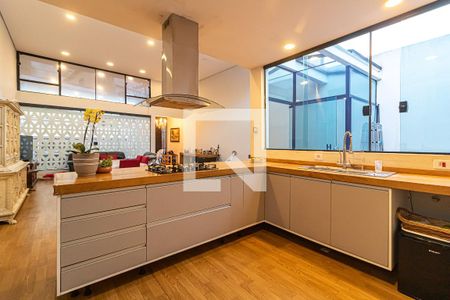 Casa à venda com 480m², 6 quartos e 12 vagasCozinha