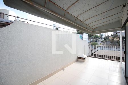 Casa à venda com 493m², 4 quartos e 5 vagasVaranda da Sala de TV