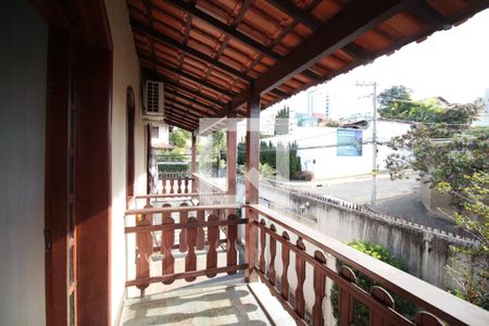 Casa à venda com 493m², 4 quartos e 5 vagasVaranda do Quarto 1