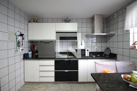 Casa à venda com 493m², 4 quartos e 5 vagasCozinha