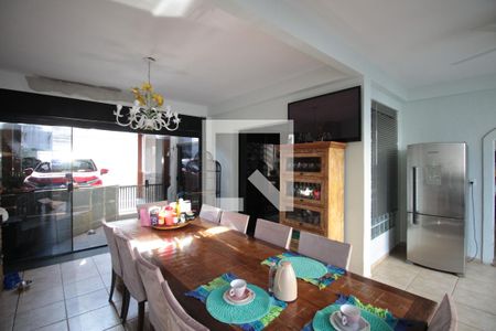 Casa à venda com 493m², 4 quartos e 5 vagasCozinha e Área Gourmet