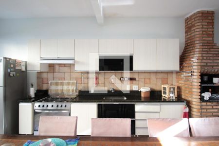 Casa à venda com 493m², 4 quartos e 5 vagasCozinha e Área Gourmet