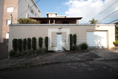 Casa à venda com 493m², 4 quartos e 5 vagasFachada