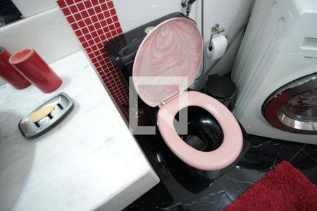 Casa à venda com 493m², 4 quartos e 5 vagasBanheiro da Suite 1