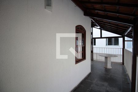 Casa à venda com 493m², 4 quartos e 5 vagasVaranda do Terceiro Andar