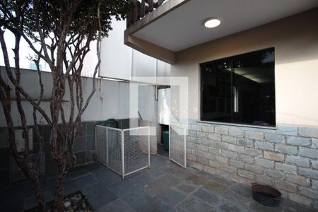 Casa à venda com 493m², 4 quartos e 5 vagasGaragem