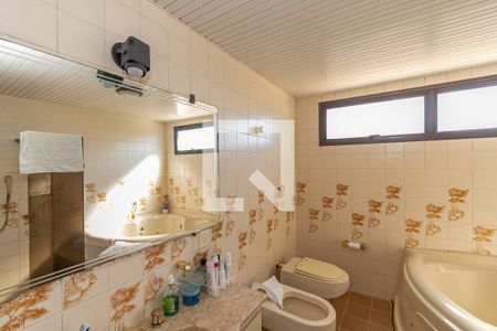 Apartamento à venda com 212m², 3 quartos e 2 vagasBanheiro da Suíte 