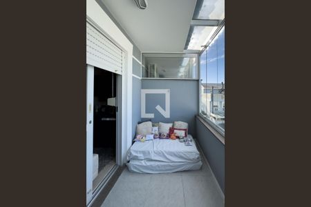 Casa de condomínio à venda com 184m², 4 quartos e 2 vagasVaranda