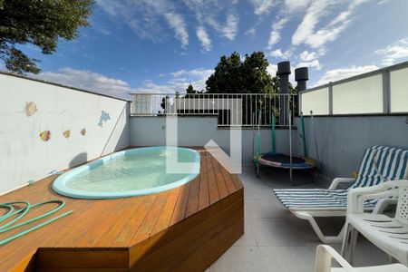 Casa de condomínio à venda com 184m², 4 quartos e 2 vagasCobertura