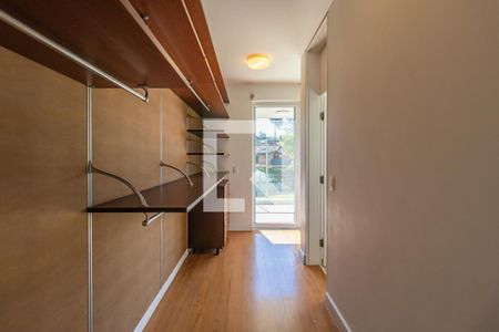 Casa de condomínio à venda com 800m², 4 quartos e 7 vagas Casa de condomínio à venda com 800m², 4 quartos e 7 vagasSuíte 4