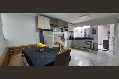 Casa à venda com 140m², 3 quartos e 2 vagas Casa à venda com 140m², 3 quartos e 2 vagasCozinha