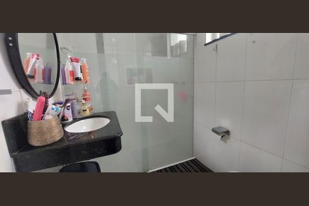 Casa à venda com 140m², 3 quartos e 2 vagas Casa à venda com 140m², 3 quartos e 2 vagasBanheiro 2