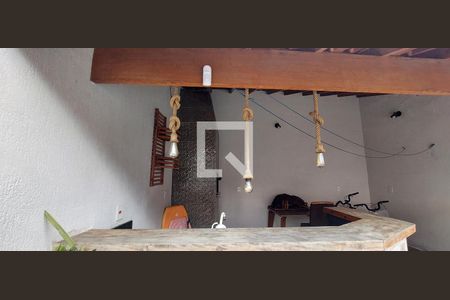 Casa à venda com 140m², 3 quartos e 2 vagas Casa à venda com 140m², 3 quartos e 2 vagasChurrasqueira