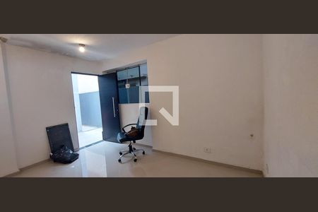 Casa à venda com 140m², 3 quartos e 2 vagas Casa à venda com 140m², 3 quartos e 2 vagasEscritório