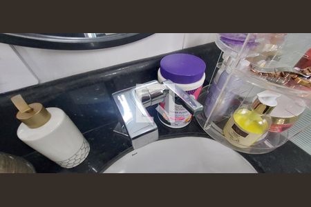 Casa à venda com 140m², 3 quartos e 2 vagas Casa à venda com 140m², 3 quartos e 2 vagasBanheiro 2