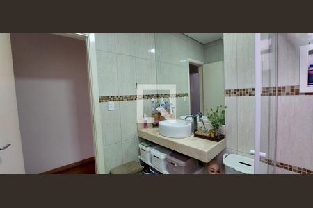 Casa à venda com 140m², 3 quartos e 2 vagas Casa à venda com 140m², 3 quartos e 2 vagasBanheiro 1