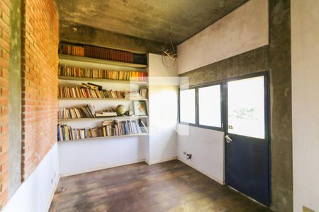 Casa à venda com 260m², 4 quartos e 4 vagas Casa à venda com 260m², 4 quartos e 4 vagasEscritório