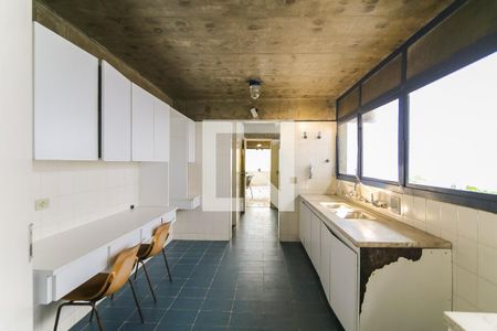 Casa à venda com 260m², 4 quartos e 4 vagas Casa à venda com 260m², 4 quartos e 4 vagasCozinha