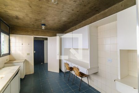 Casa à venda com 260m², 4 quartos e 4 vagas Casa à venda com 260m², 4 quartos e 4 vagasCozinha