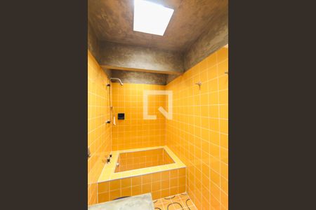 Casa à venda com 260m², 4 quartos e 4 vagas Casa à venda com 260m², 4 quartos e 4 vagasBanheiro 1