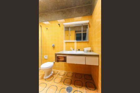 Casa à venda com 260m², 4 quartos e 4 vagas Casa à venda com 260m², 4 quartos e 4 vagasBanheiro da Suíte