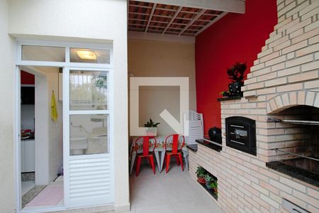 Casa à venda com 148m², 3 quartos e 4 vagas Casa à venda com 148m², 3 quartos e 4 vagasQuintal