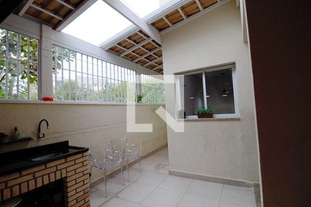 Casa à venda com 148m², 3 quartos e 4 vagas Casa à venda com 148m², 3 quartos e 4 vagasQuintal
