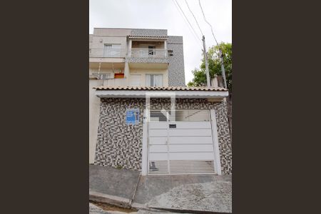 Casa à venda com 148m², 3 quartos e 4 vagas Casa à venda com 148m², 3 quartos e 4 vagasFachada