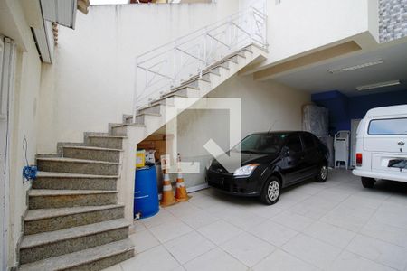 Casa à venda com 148m², 3 quartos e 4 vagas Casa à venda com 148m², 3 quartos e 4 vagasGaragem