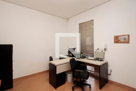 Casa à venda com 720m², 5 quartos e 5 vagasEscritório