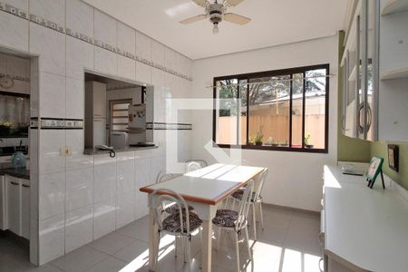 Casa à venda com 720m², 5 quartos e 5 vagasCozinha