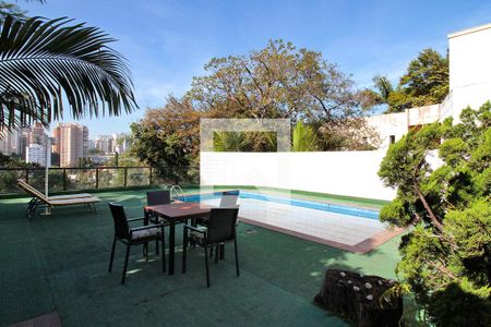 Casa à venda com 720m², 5 quartos e 5 vagasÁrea Externa