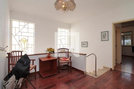 Casa à venda com 720m², 5 quartos e 5 vagasCorredor