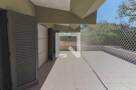 Casa de condomínio à venda com 420m², 4 quartos e 5 vagas Casa de condomínio à venda com 420m², 4 quartos e 5 vagasVaranda Entre Quarto 3 e 4