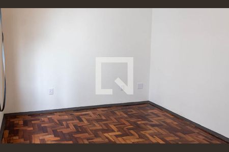 Quarto de apartamento para alugar com 1 quarto, 42m² em Passo da Areia, Porto Alegre