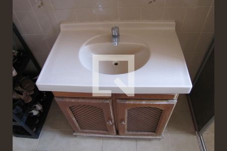 Casa à venda com 110m², 4 quartos e 4 vagasCasa 2 - Banheiro 2