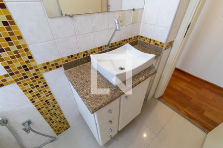 Apartamento à venda com 76m², 2 quartos e 1 vagaBanheiro