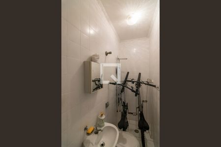 Apartamento à venda com 119m², 2 quartos e sem vaga Apartamento à venda com 119m², 2 quartos e sem vagaBanheiro de Serviço