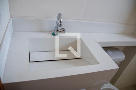Banheiro de kitnet/studio para alugar com 1 quarto, 30m² em Vila Nilo, São Paulo
