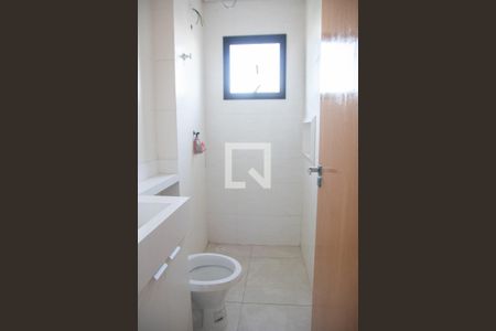 Banheiro de kitnet/studio para alugar com 1 quarto, 30m² em Vila Nilo, São Paulo