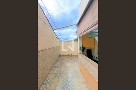 Apartamento à venda com 80m², 2 quartos e 1 vaga Apartamento à venda com 80m², 2 quartos e 1 vagaVaranda