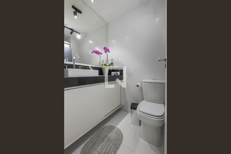 Banheiro de kitnet/studio para alugar com 1 quarto, 30m² em Pinheiros, São Paulo