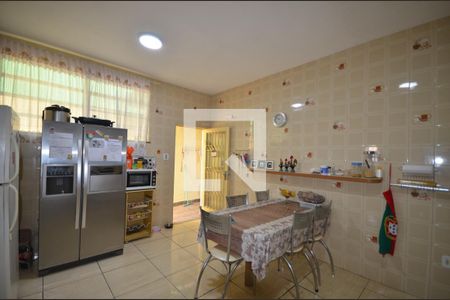 Casa à venda com 269m², 5 quartos e 1 vagaCozinha