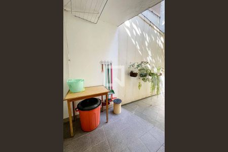 Casa à venda com 238m², 3 quartos e 3 vagas Casa à venda com 238m², 3 quartos e 3 vagasÁrea de Serviço