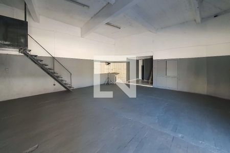 Casa à venda com 238m², 3 quartos e 3 vagas Casa à venda com 238m², 3 quartos e 3 vagasSalão